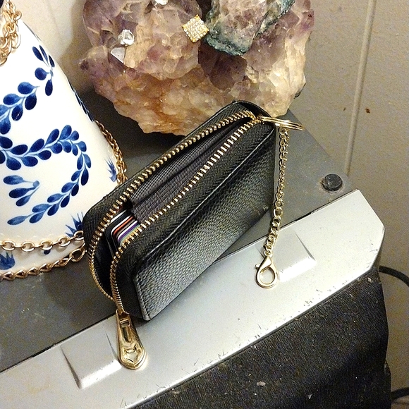 Leather with Gold Chain Card Wallet - Picture 7 of 7